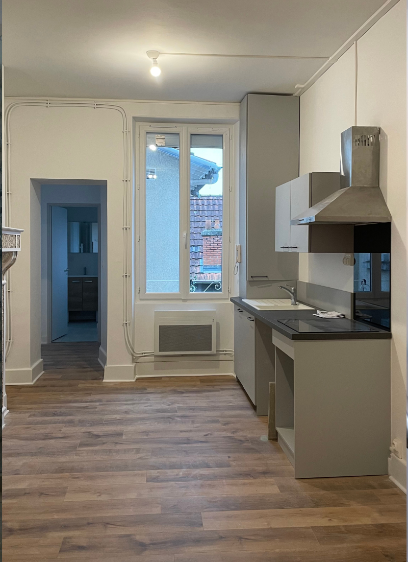 Un apaprtment bien sale, renové entièrement